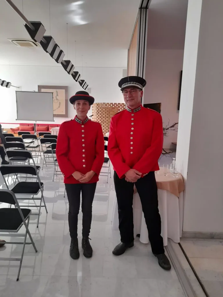 Camille POULAIN et Anthony GOHIER en tenue Haras Nationaux